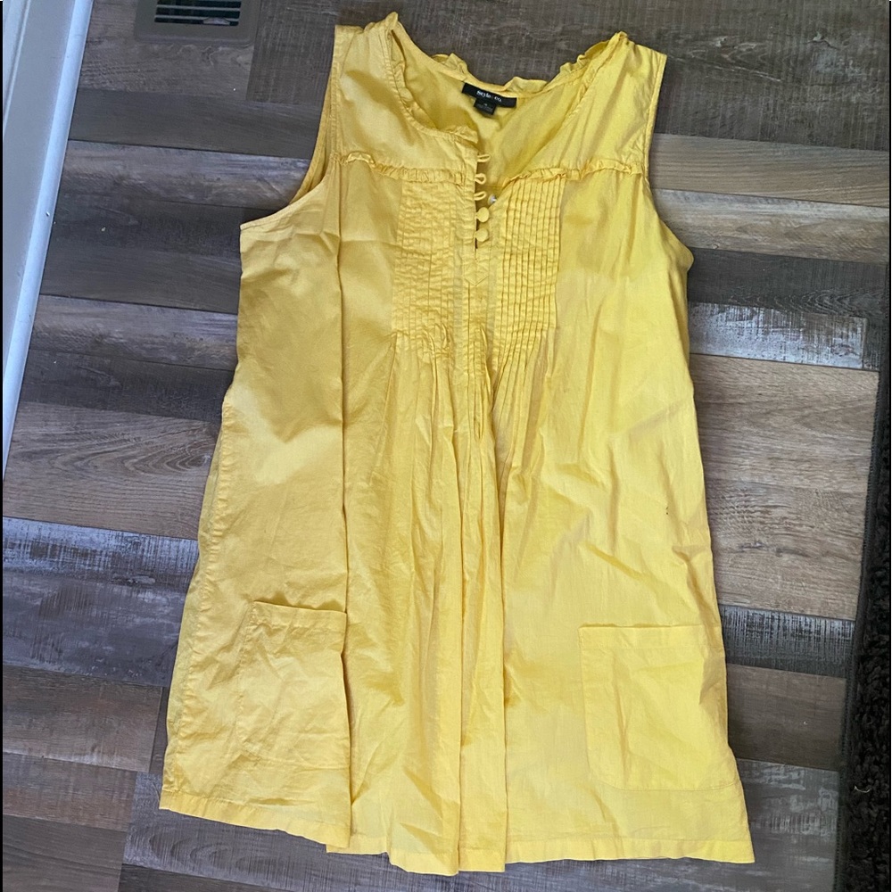 Sleeveless tunic